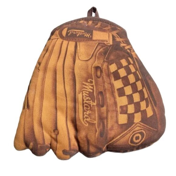MUSTARD Baseball Home Run Oven Mitt - Picture 3 of 15